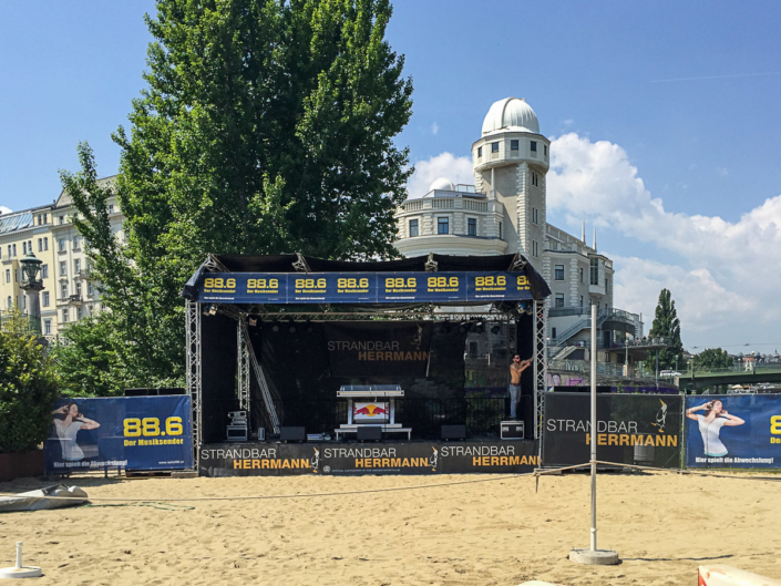 Radio 886 Bühne Eventtechnik Verleih bei strandbar Hermann